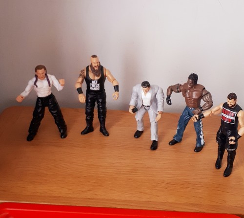 Wwe wrestling figures - x,