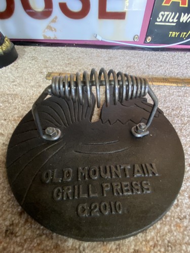Old mountain cast iron burger - mountain,