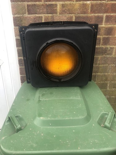 Road traffic sign light - /,