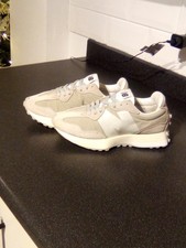 New Balance 327