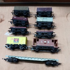 job Lot oo scale wagons x9 triang & wrenn