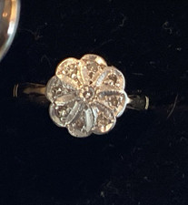 A Diamond Cluster Ring . 18ct & Plat. Finger Size K. A Nice Little Ring
