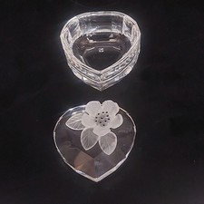 Swarovski Crystal HEART-SHAPE FLOWER TRINKET BOX (1981 - 1988) - 010095 - RETIRE
