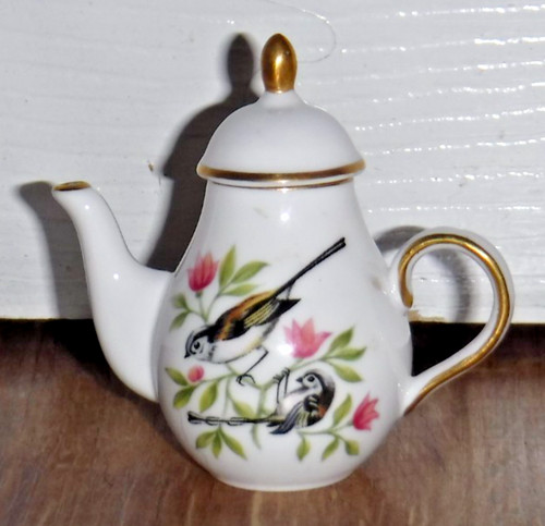 Spode dolls house - dolls, miniature