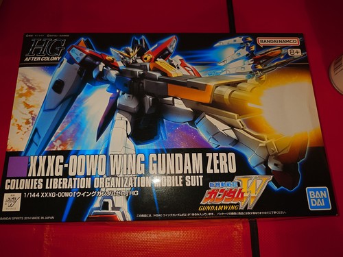Bandai gundam model kit - model,