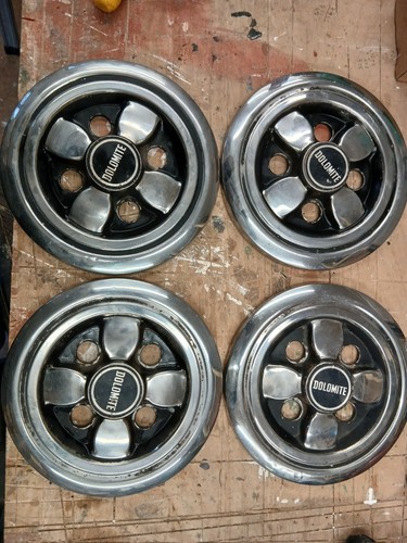 Triumph dolomite hub - caps,