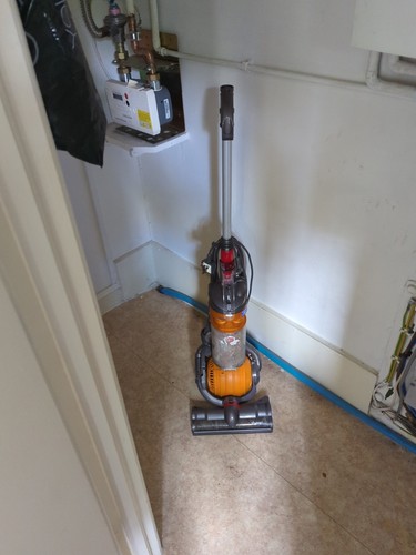 Dyson dc24 upright vacuum - upright,