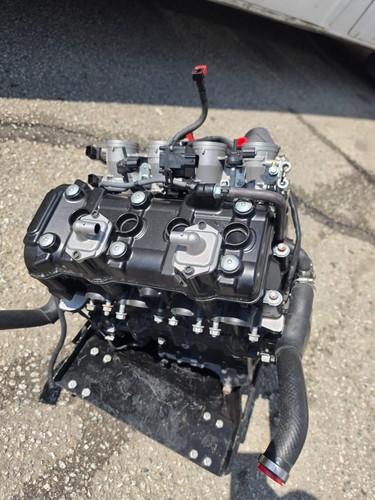 12 kawasaki zx6r - 10, 11