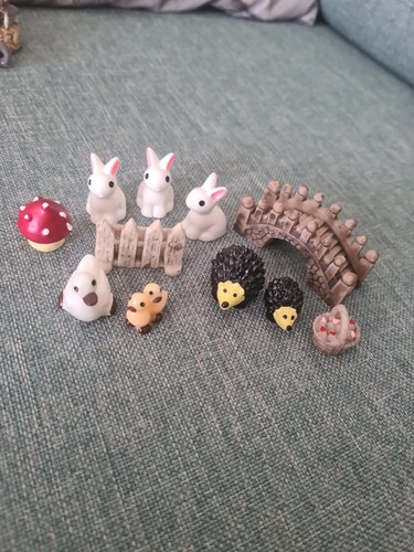 Dolls house garden - dolls, miniatures