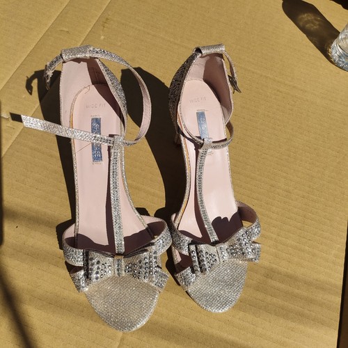 Showcase gold sparkly bow - showcase,