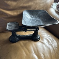 Bin Vintage cast iron weighing