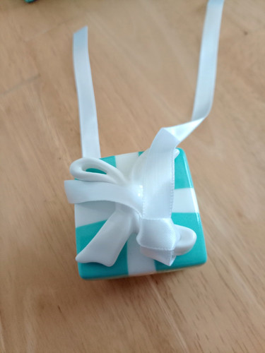 Tiffany blue lined - &,
