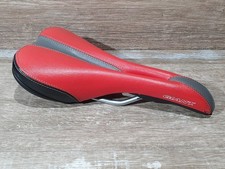 Retro Giant Saddle Red 263 x