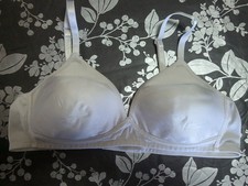 TRIUMPH supersoft non wired bra uk 36A usa 36AA euro 80A france 95A