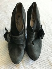 Mary G Ultimate collection Grey Black Suede Leather Shoes, uk  6 