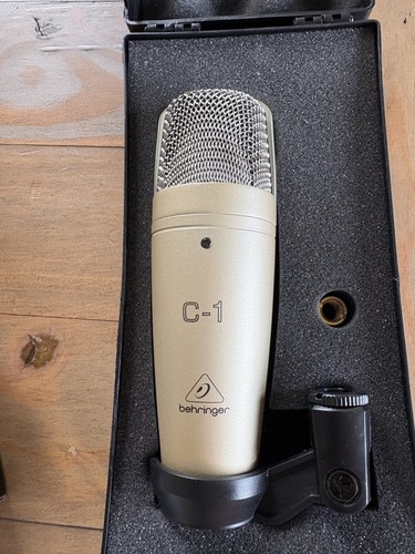 Behringer studio condenser - studio,