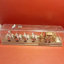 Crescent Toys 1977 Queen
