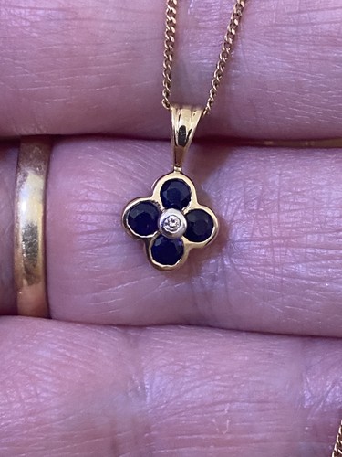 Pretty 9ct yellow gold - pretty,