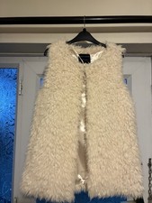 Women’s Dorothy Perkins cream Faux Fur Gilet. Size Medium