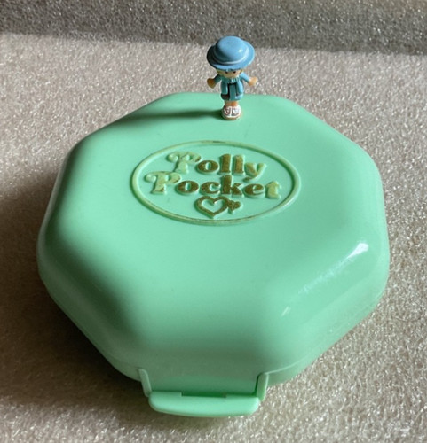 Polly pocket - polly, school