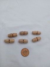 BN  6 X WOODEN TOGGLES BUTTONS