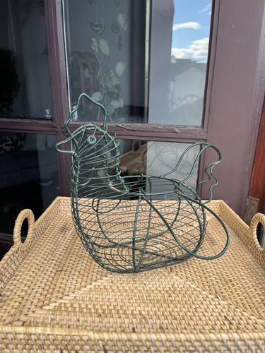 Large green metal wire chicken - green,