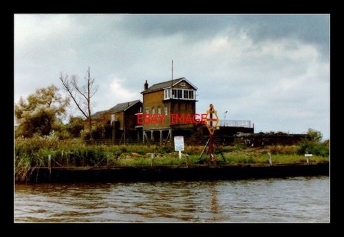 Photo signal box - a,