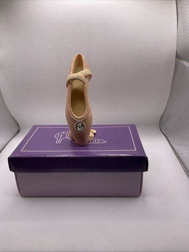 The shoe fits leonardo - fits,