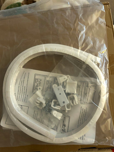White plastic track - 1m, hook