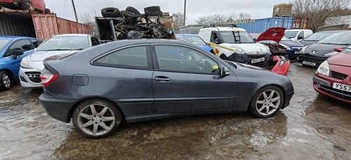 Mercedes class c220 - mercedes,