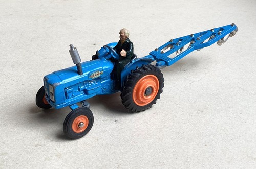 Corgi fordson power - no.60,