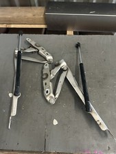 2005-2010 Chrysler 300c Bonnet Hinges