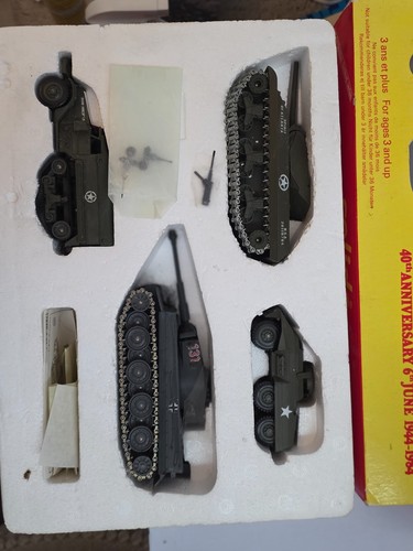 Diecast military tanks - diecast,