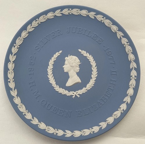 Wedgewood jasper ware queen - wedgewood,