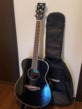 YAMAHA FS820 Acoustic Guitar