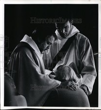 1978 Press Photo Bishop Matthew Bigliardi and Deacon Thomas Dement - cvo00123