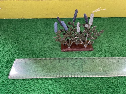 Vintage britains lead - britains, floral