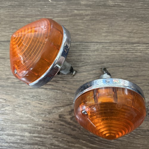 Pair rear indicator light - l),