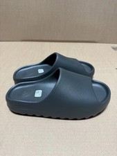 yeezy slide size 10.5 Onyx No