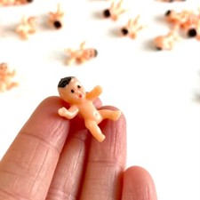 Miniature newborn dolls house - dolls,