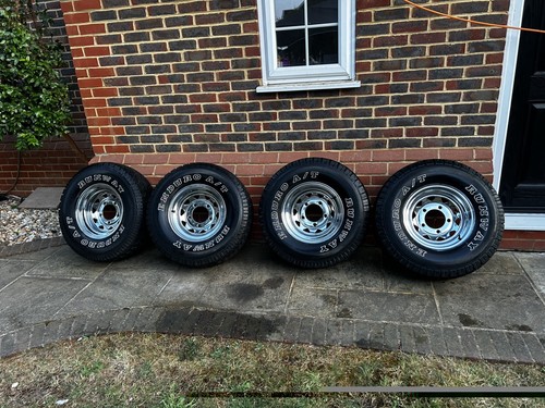 Chrome land rover defender - land,