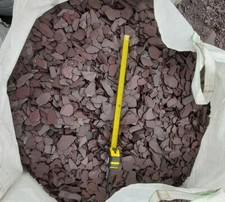 Plum slate chippings - slate,