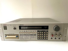 AKAI S900 12-Bit 40kHz Sampler