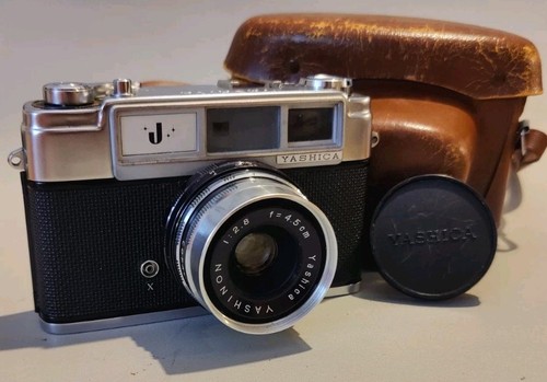 Yashica 35mm film camera - j,