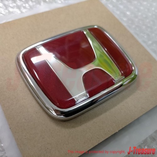Honda genuine rear red emblem - honda,
