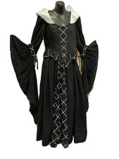 Deluxe Ladies Musketeer / Period Costume & Hat 