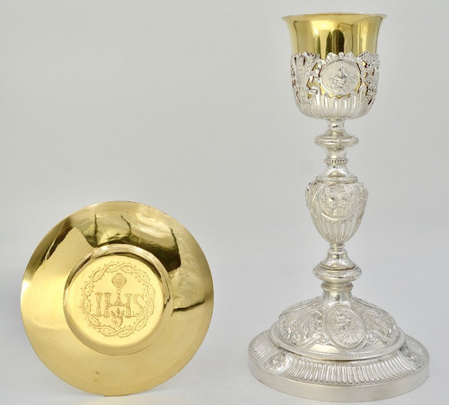 Chalice and patene silver - chalice, in