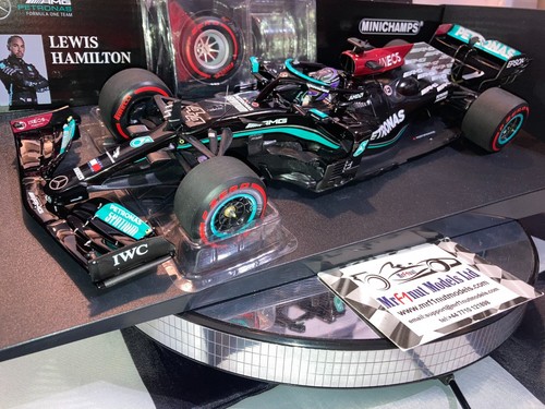 Minichamps 110210444 - 1:18,