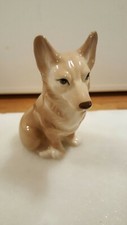 Small Szeiler Corgi Dog Figurine H9cm X L5cm vgc