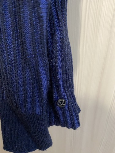 Lululemon 10 fitted - lululemon, 8-10